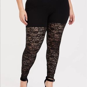 Torrid lace leggings with knit top, size 2.